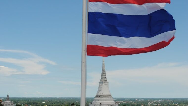 VT Markets Aids Bangkok Flood Relief Efforts